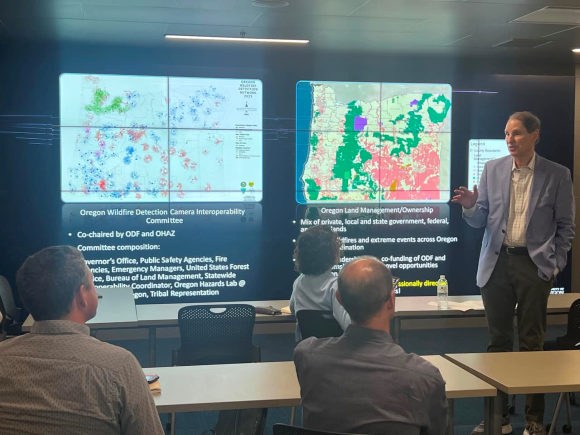 Wyden meeting with local leaders about wildfires